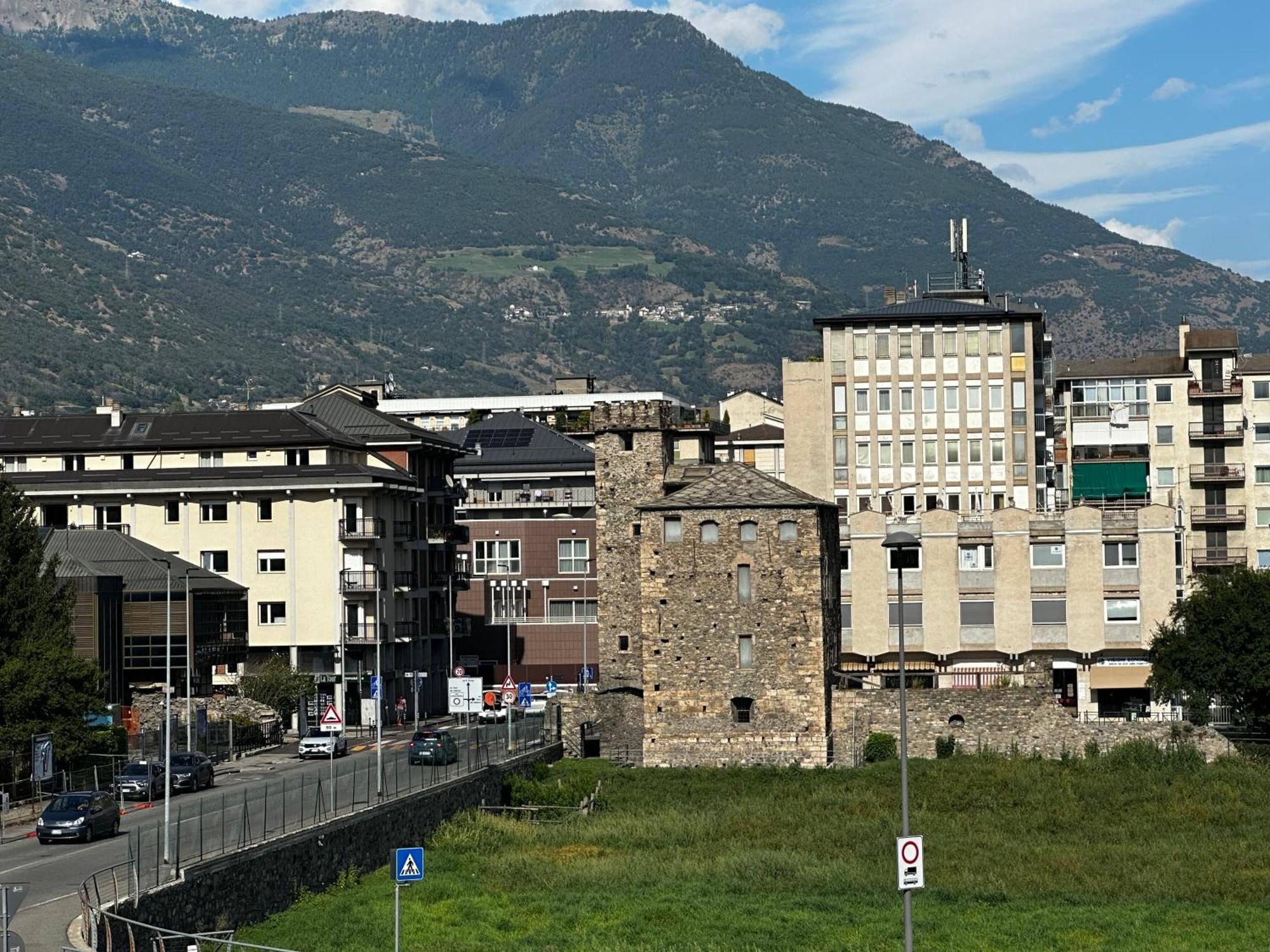 Aosta Center Holidays Apartments Екстер'єр фото